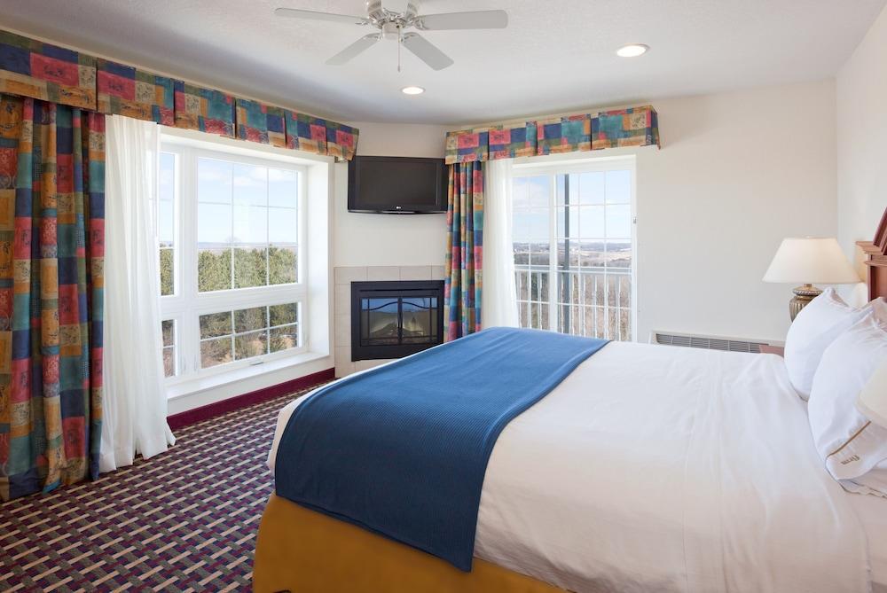 Holiday Inn Express Hotel & Suites Petoskey By Ihg Esterno foto