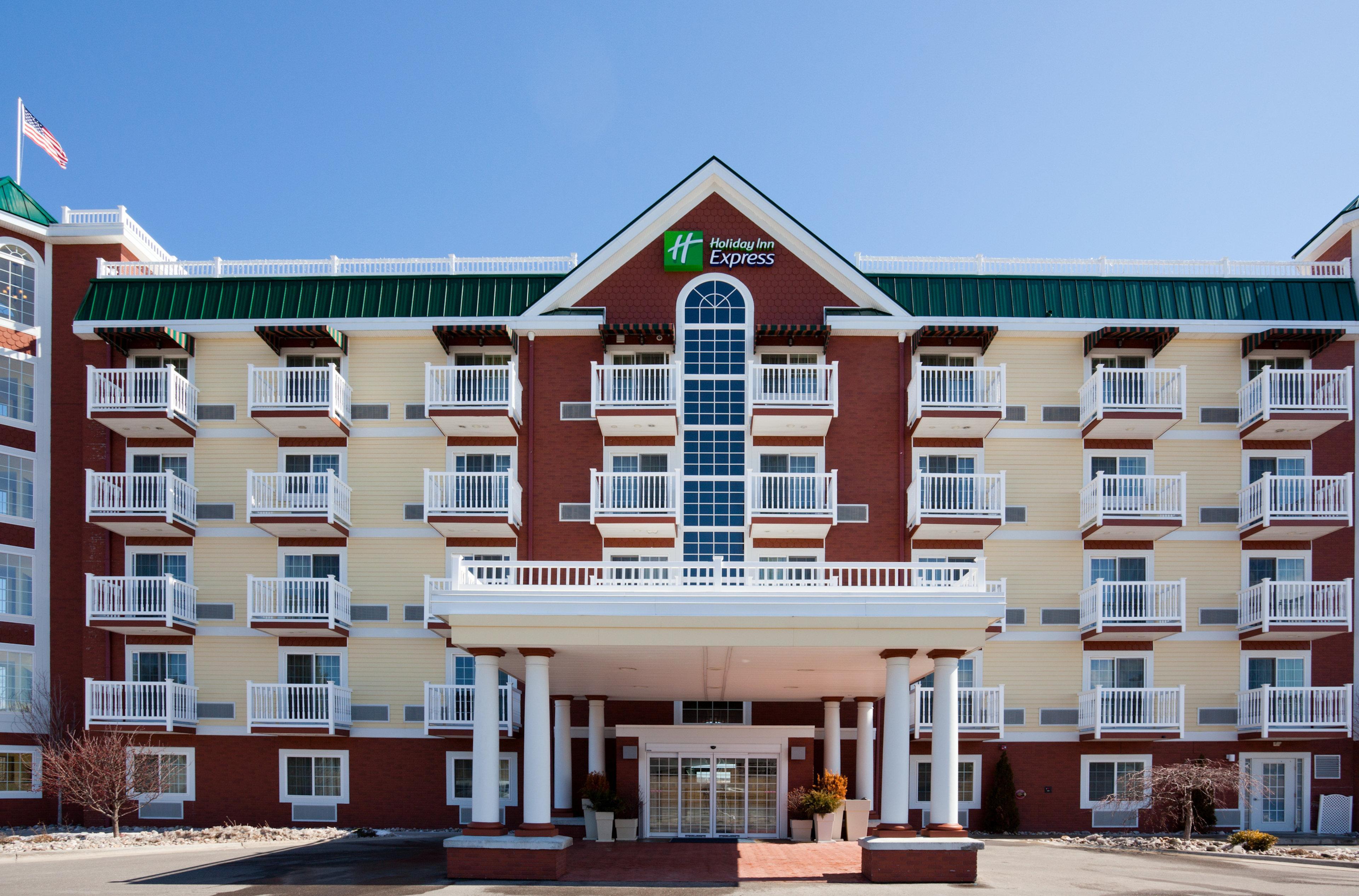 Holiday Inn Express Hotel & Suites Petoskey By Ihg Esterno foto